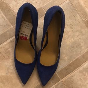 Blue suede Nine West 3 inch 👠 heels
